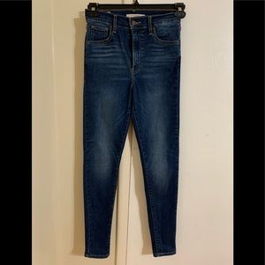 Mile high skinny high wasted jeans by Levi’s